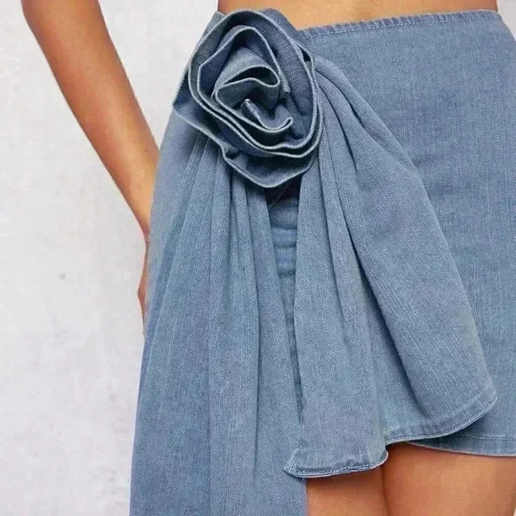 Casual Rosette Draped Side Denim Skirt Light Wash - Picture 5 of 5